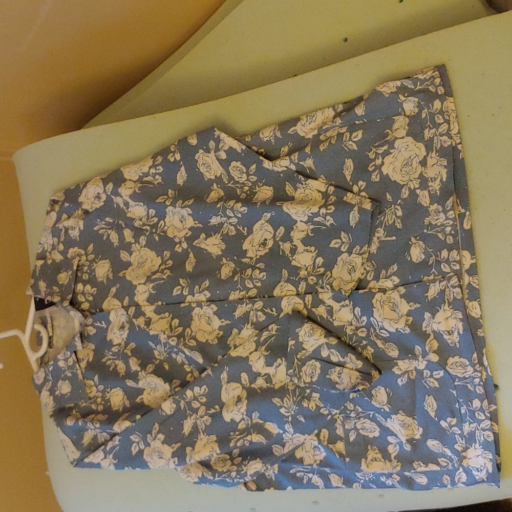Woman's 100 % Silk blouse NWT